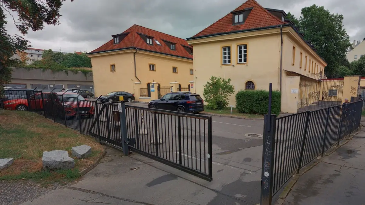 Pět let vězení pro bývalou šéfku úřadu kvůli miliardové restituci Bečvářova statku