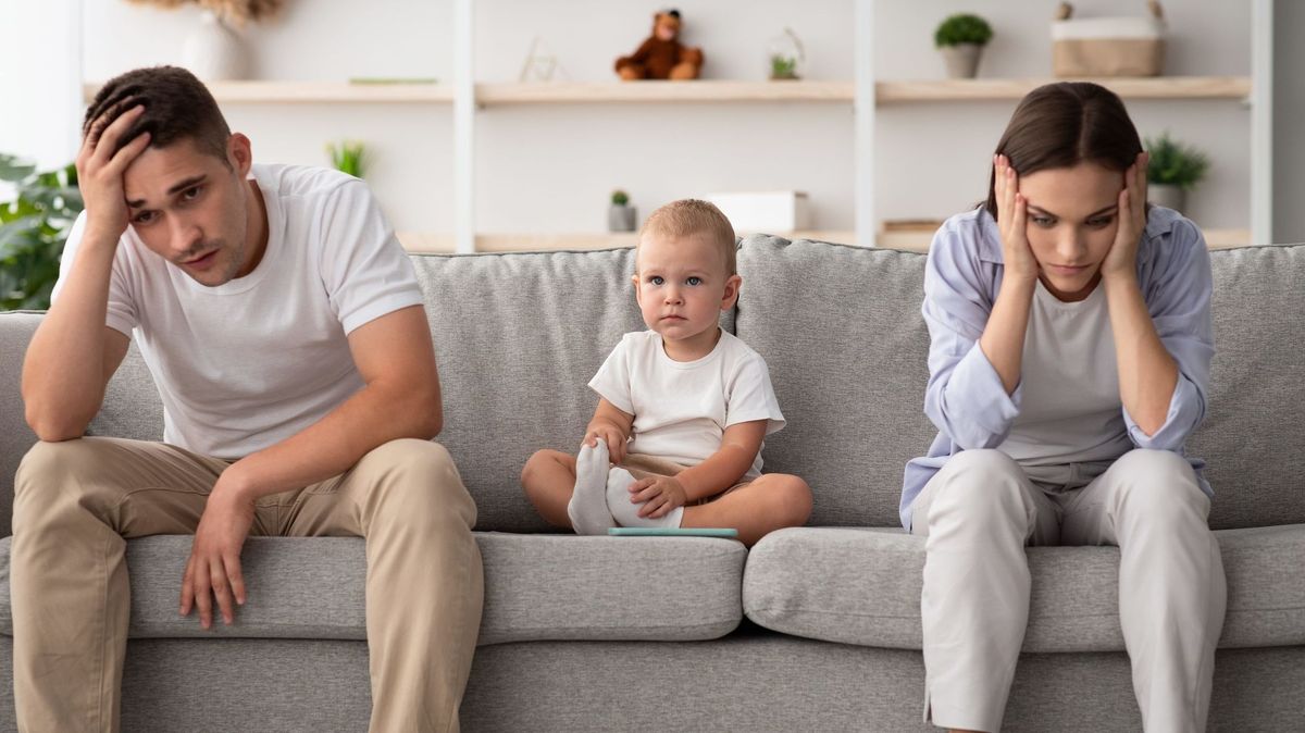 Po narození dítěte přichází tvrdá zkouška vztahu. Mnoho párů ji podcení