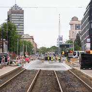 Napojení nové tramvajové trati na stávající síť způsobilo obrovské komplikace v dopravě. 
