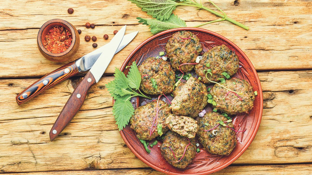 Recept na karbanátky s kopřivou a sýrem