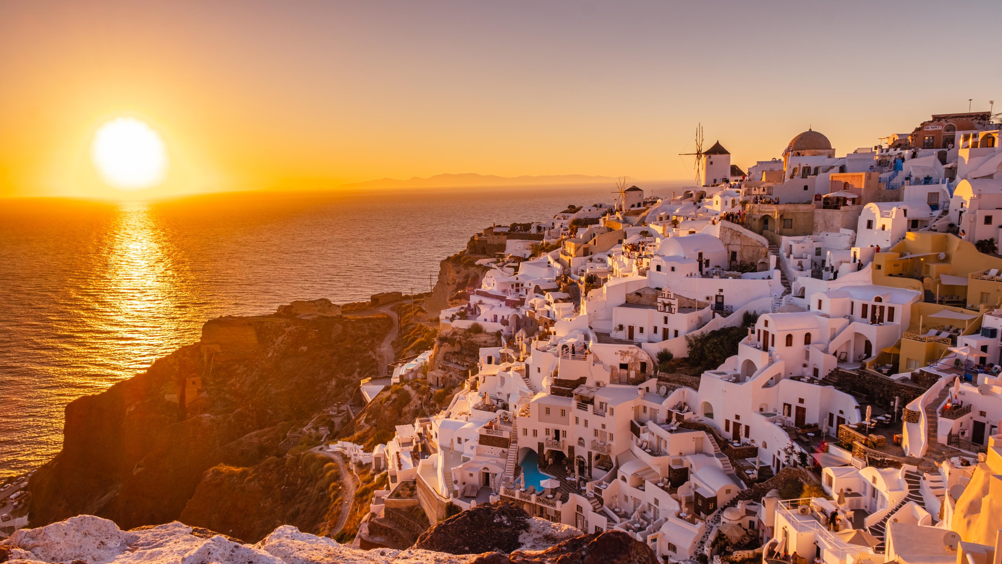 „Soumračná turistika“ je nový trend. Nejlepším místem k jejímu provozování je Santorini