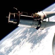 Kapka aneb hon na rozzuřeného vesmírného aligátora, jak to viděl astronaut Cernan na vlastní oči z kabiny lodi Gemini 9.