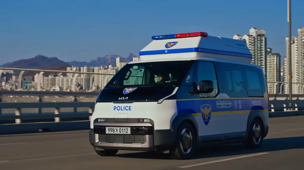 Policejní Kia má na střeše dron s umělou inteligencí