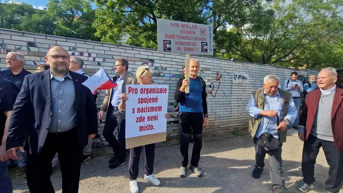 V Brně začal festival Meeting Brno, uctít památku obětí holocaustu přišel i Posselt