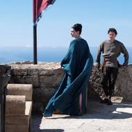 Odyssea, Anne Hathaway a Tom Holland jako matka (Pénelopé) a syn (Télemachos)