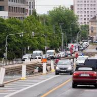 Ve směru od Černokostelecké ulice ve Strašnicích vznikají dlouhé kolony. 