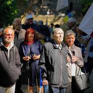Na shromáždění, které pořádaly strany KSČM a ČSSD, převažovali návštěvníci věkové kategorie 60+.
