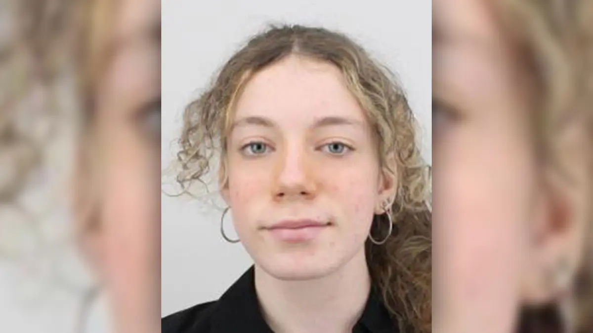 Policie pátrá po 13leté Lauře z Prahy. Mohla by si ublížit