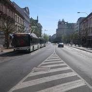 Americká při pohledu k Mrakodrapu 