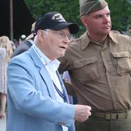 Veterán Joseph Thurmond vážil cestu přes oceán ve svých sto letech 