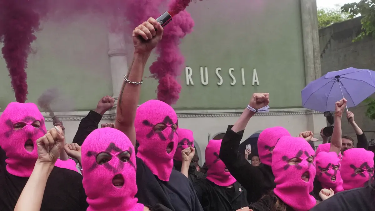 Protesty proti Rusku a Izraeli, zavřené pavilony a zrušená účast Íránu. V Benátkách začíná bienále