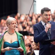 Koncert moderovala Terezie Kovalová, vpravo iniciátor projektu Jan Soukup.