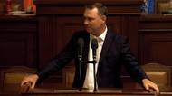 Šéf poslanců SPD Fiala se ve Sněmovně vulgárně obul do opozice