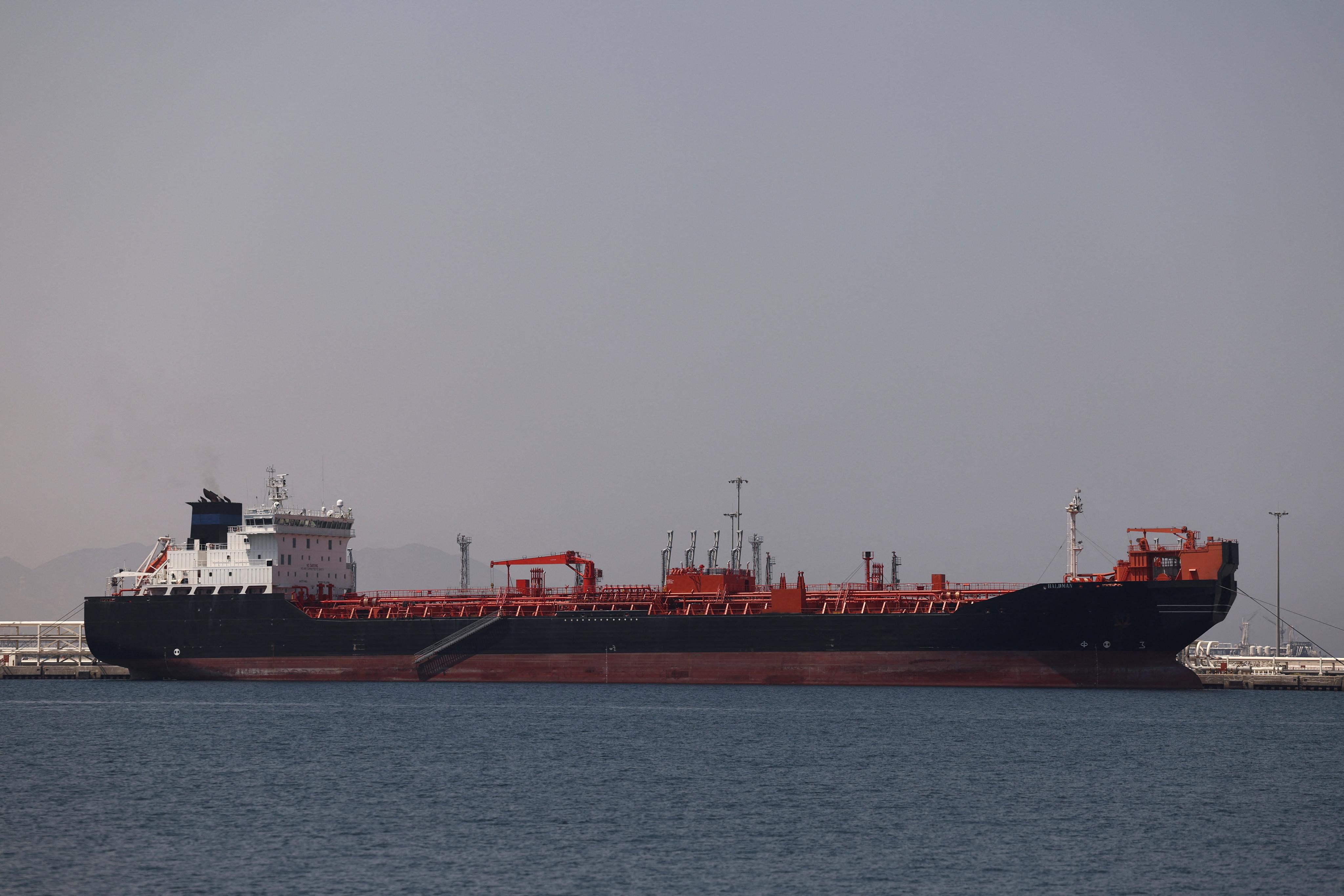 Hormuzským průlivem potají proplul japonský supertanker
