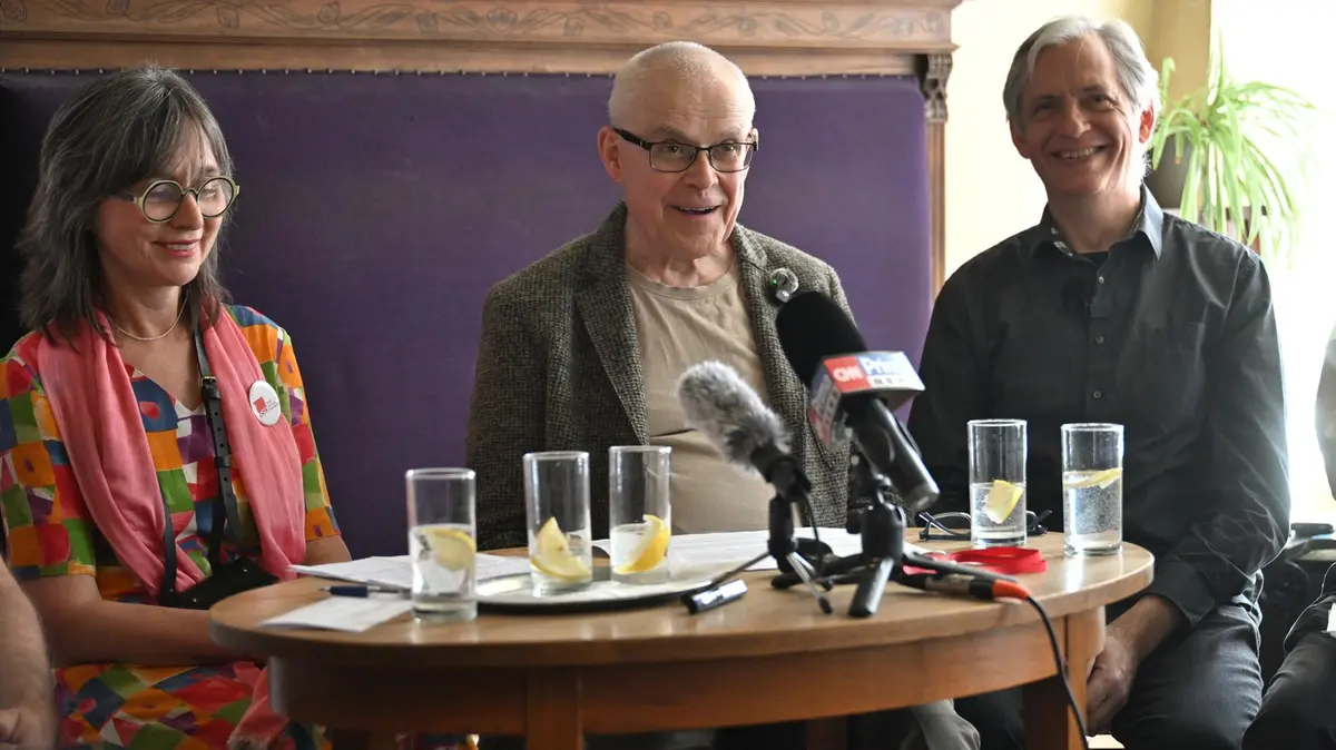 Špidlova Nová sociální demokracie začala se sběrem podpisů pro registraci. Zvažuje účast v letošních volbách