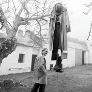 Mengele se bojí, že ho stihne osud Adolfa Eichmanna.