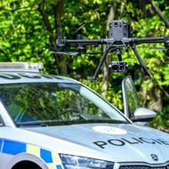 Policistům během Vatertagu pomáhá v Českém Švýcarsku i technika - čtyřkolky nebo drony.