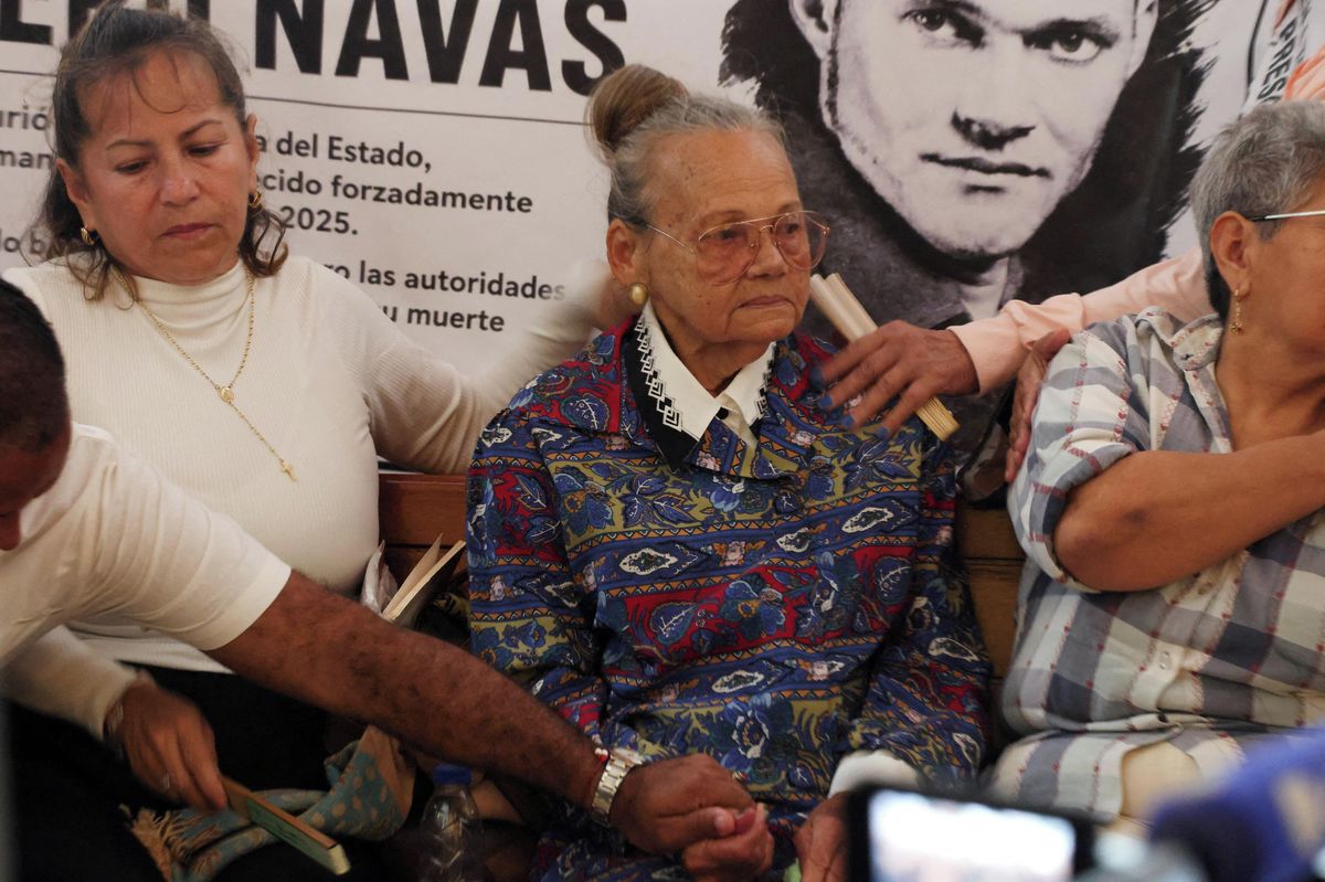 Venezuelská matka téměř rok hledala syna. Po zprávě o jeho smrti ve vazbě sama zemřela