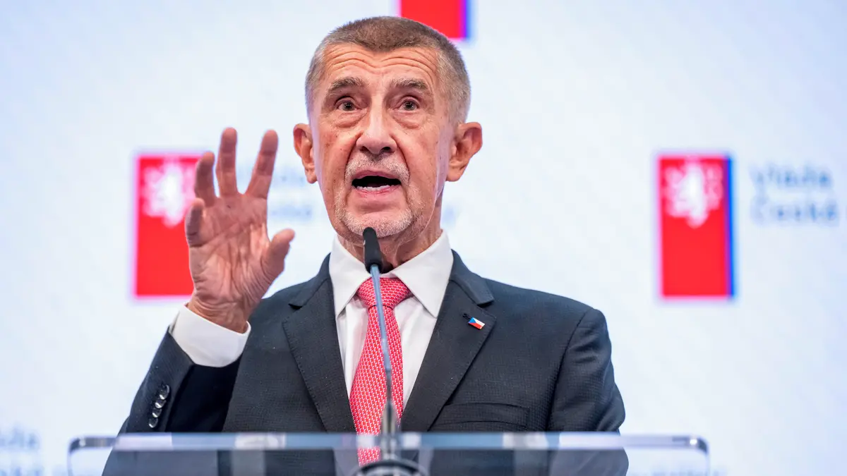 Změny na Úřadu vlády mohou Česko stát miliony korun
