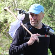 Zdeněk Rajnošek propaguje i šetrnou turistiku, na cestách si vystačí s jedním párem bot a desetikilovým batohem, často přespává pod širákem bez rozdělávání ohně.