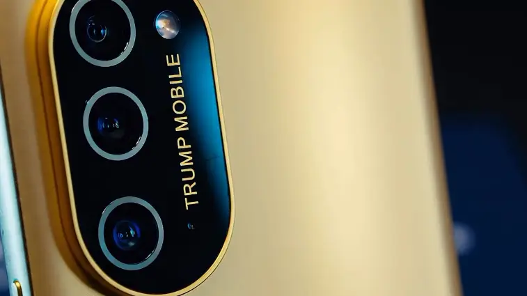 Trumpův „zlatý mobil“ je prý hotový a začne se prodávat