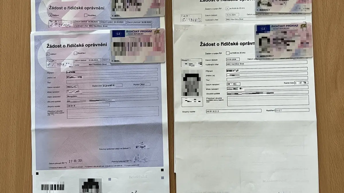Mongolové si na Vysočině chodili pro řidičáky na autobus či kamion, přitom nikdy neseděli za volantem