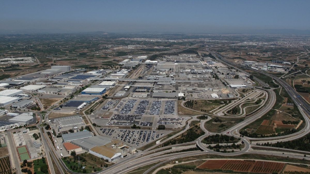 Ford údajně prodává evropskou továrnu čínskému Geely