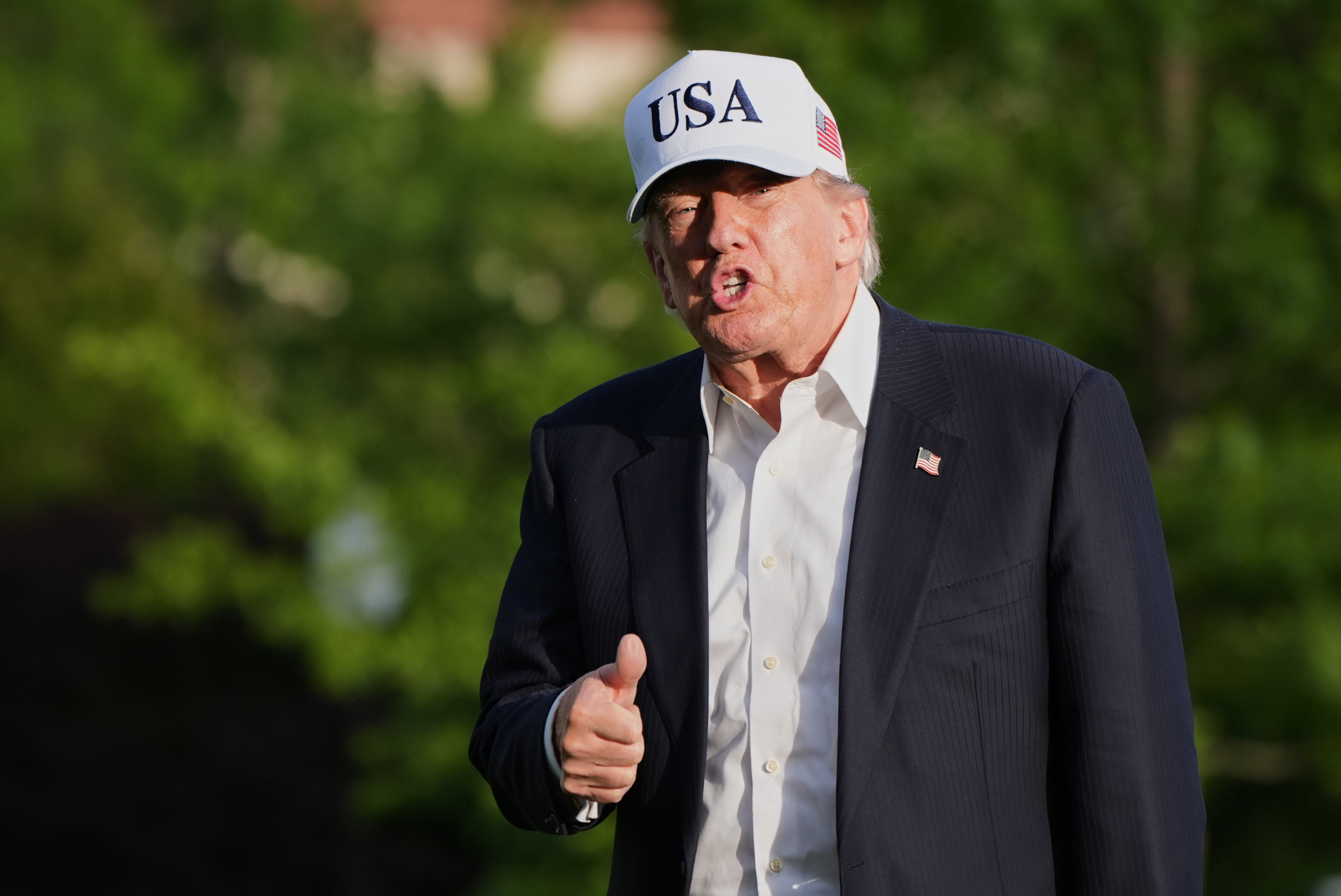 Americké úřady šetří podezřelé spekulace s ropou před Trumpovým prohlášením