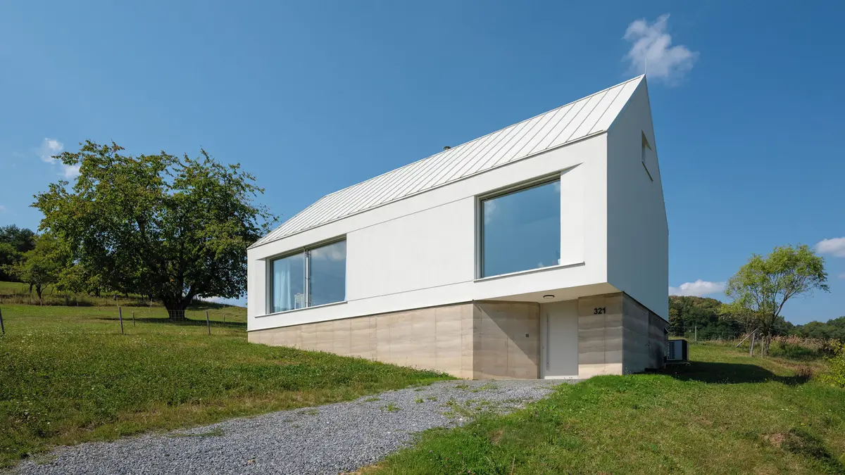 Při návrhu tohoto domu měl architekt absolutní svobodu. Stavěl jej pro sebe a svou rodinu
