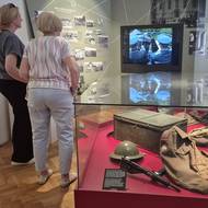 Expozici o atentátu na Reinharda Heydricha si v sobotu prohlédly desítky lidí