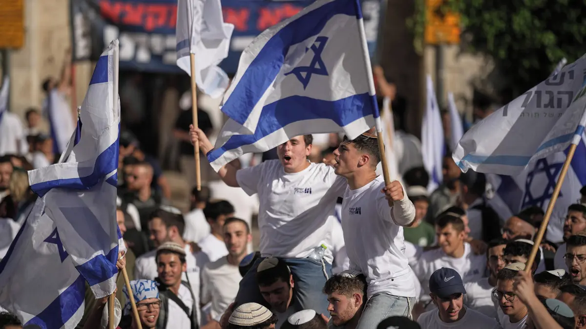 Izraelští mladíci před svátečním pochodem v Jeruzalémě napadali Araby a novináře