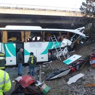 Nehoda francouzského autobusu, který vylétl z dálnice D5 nedaleko Rokycan. 