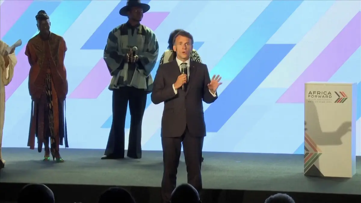 „Naprostý nedostatek respektu“. Macron krotil hlučící publikum na summitu v Africe