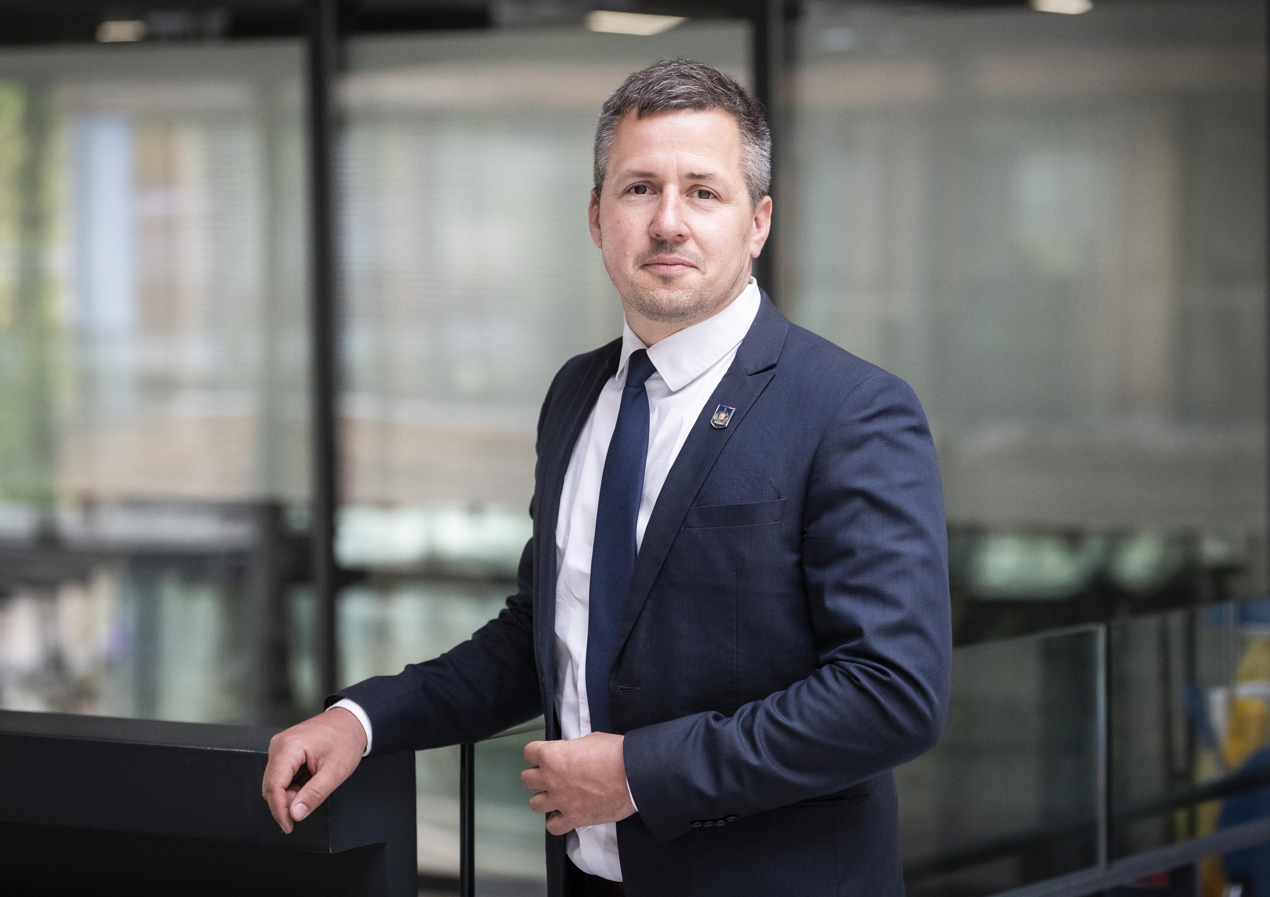 Udrží oběť na telefonu i 12 hodin. Kriminalista popsal praktiky kyberpodvodníků
