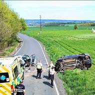 Nehoda dvou osobních automobilů nedaleko obce Jeníkovice na Domažlicku