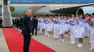 Američané před odletem z Pekingu povyhazovali všechny dary od Číňanů, popsala reportérka