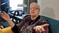 Seniorka testuje zařízení, které ji neustále střeží a v případě potřeby přivolá pomoc