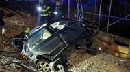 Smrtelná nehoda na D4. Auto spadlo z dálničního mostu