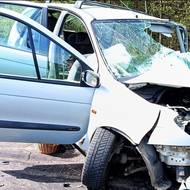Nehoda dvou osobních automobilů nedaleko obce Jeníkovice na Domažlicku