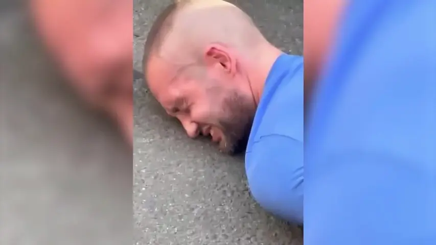 Rodilý Němec a otec malého dítěte. Útočník v Lipsku najel do lidí po hádce