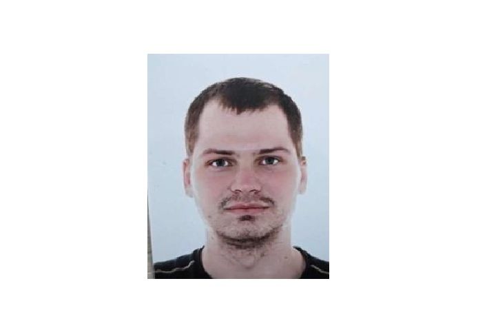 Mladý muž odešel z domova před 10 dny jen v kraťasech. V lesích za Jihlavou ho hledají desítky policistů
