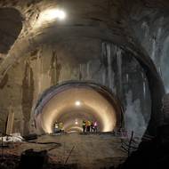 Tady bude budoucí stanice Pankrác D, tunel dál směřuje ke stanici Olbrachtova.