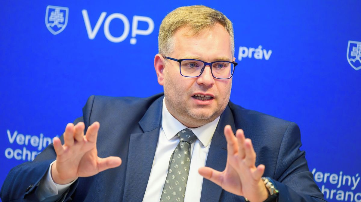 Chce islamizovat Slovensko, napadají politici tamějšího ombudsmana. Ten žádá policejní ochranu