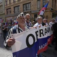 Někteří z protestujících zasvětili demonstrování proti sjezdu sudetských Němců celý víkend. 