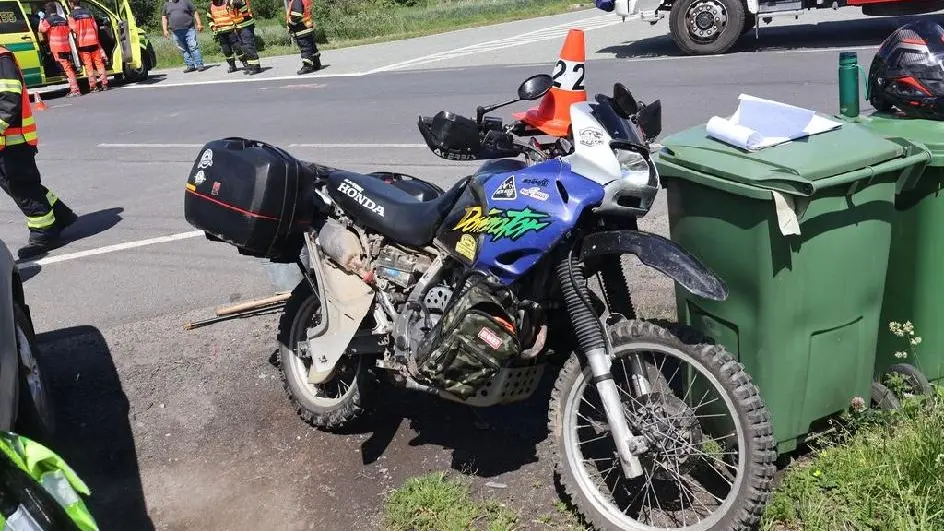 Polský řidič srazil na Jesenicku motorkáře