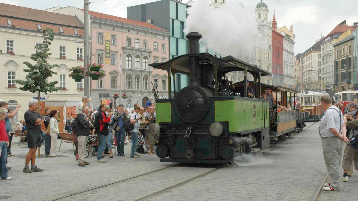 Milovníky dopravní nostalgie čeká v Brně největší svátek roku. Vyjede i parní tramvaj