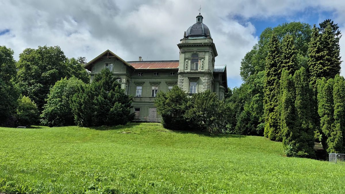 Další naděje pro Hückelovy vily, v jedné by mohla být sbírka klobouků. Stát to bude miliony