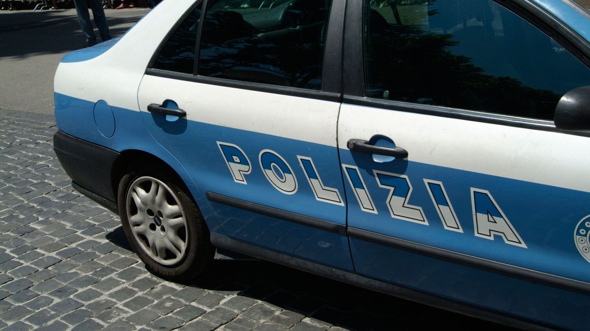 Český motorkář zemřel v Itálii po nárazu do svodidel. Spolujezdkyně je ve vážném stavu