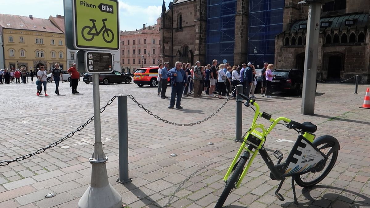 Plzeňáci si zamilovali sdílená elektrokola. Už na nich dvanáctkrát objeli zeměkouli
