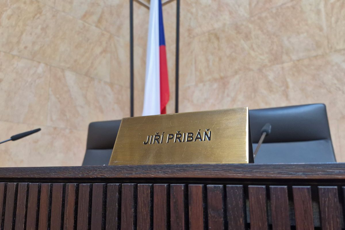 V žíle 2,6 promile, zákaz řízení a stejně šoféroval. „Dyť jsem po silnici jel jen půlkou auta“, hájil se